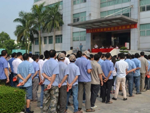 踐行安全生產(chǎn)標(biāo)準(zhǔn)，開(kāi)展秋季消防演練